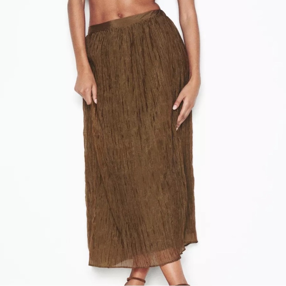 NEW WITH TAGS - Zara wrinkled effect midi skirt
